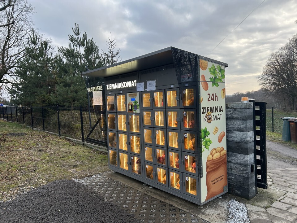 potato vending machine.jpg